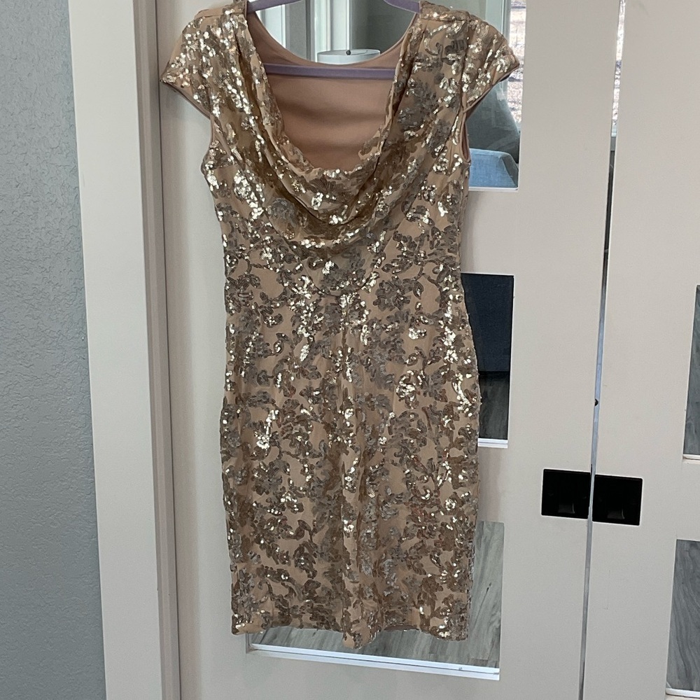 Calvin Klein Gold Sequin Formal Mini Dress Scop back excellent condition size 2 - Picture 5 of 12